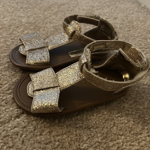 Glittery gold and brown sandals for 9-12 Months good condition! - Picture 2 of 5